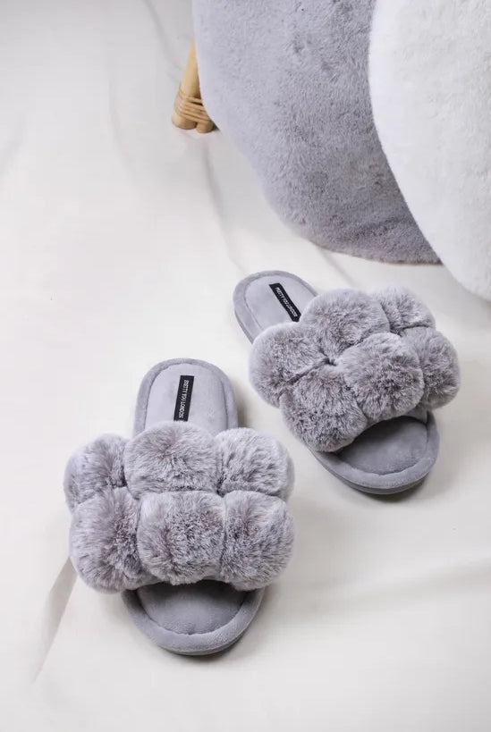 PrettyYou Dolly grey pompom slipper