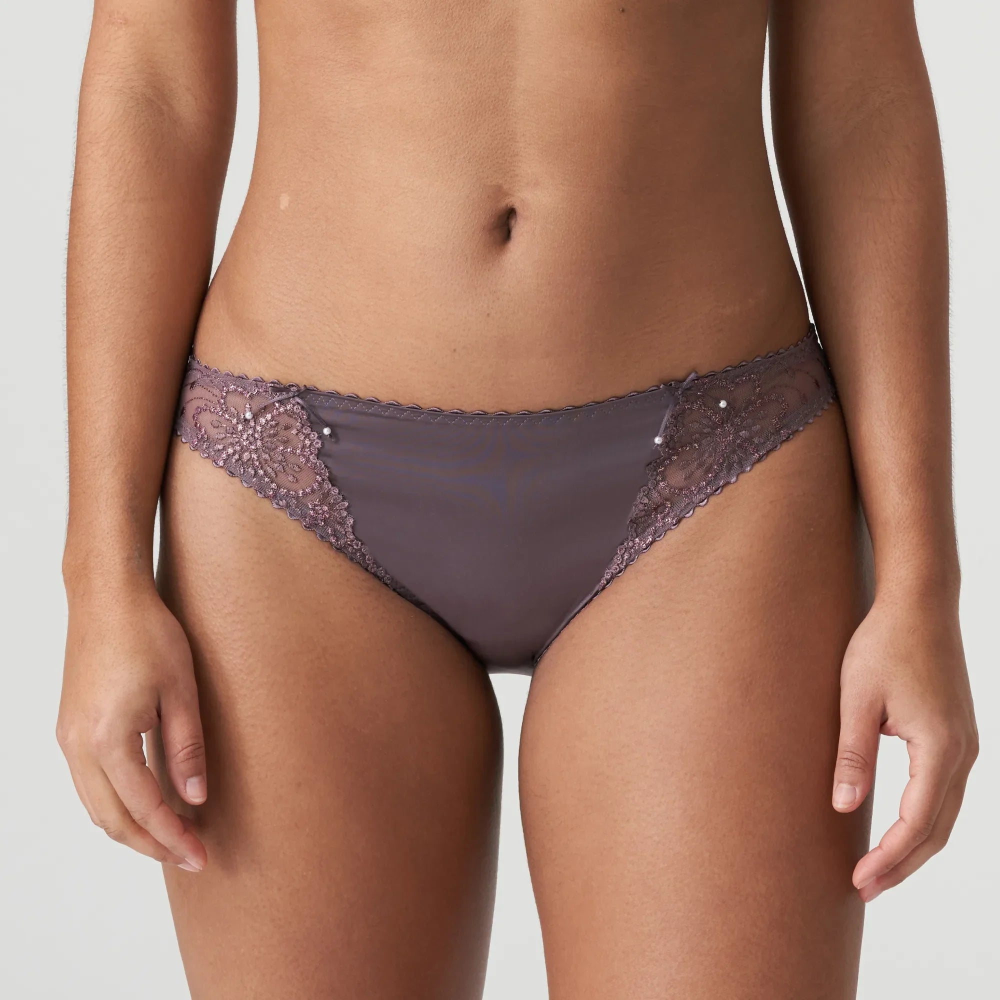 Elevate your lingerie collection with the Marie Jo Jane luxury brief, crafted from exquisite lace in the elegant mauve shade called candle light.