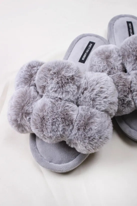 PomPom grey slippers by prettyYou